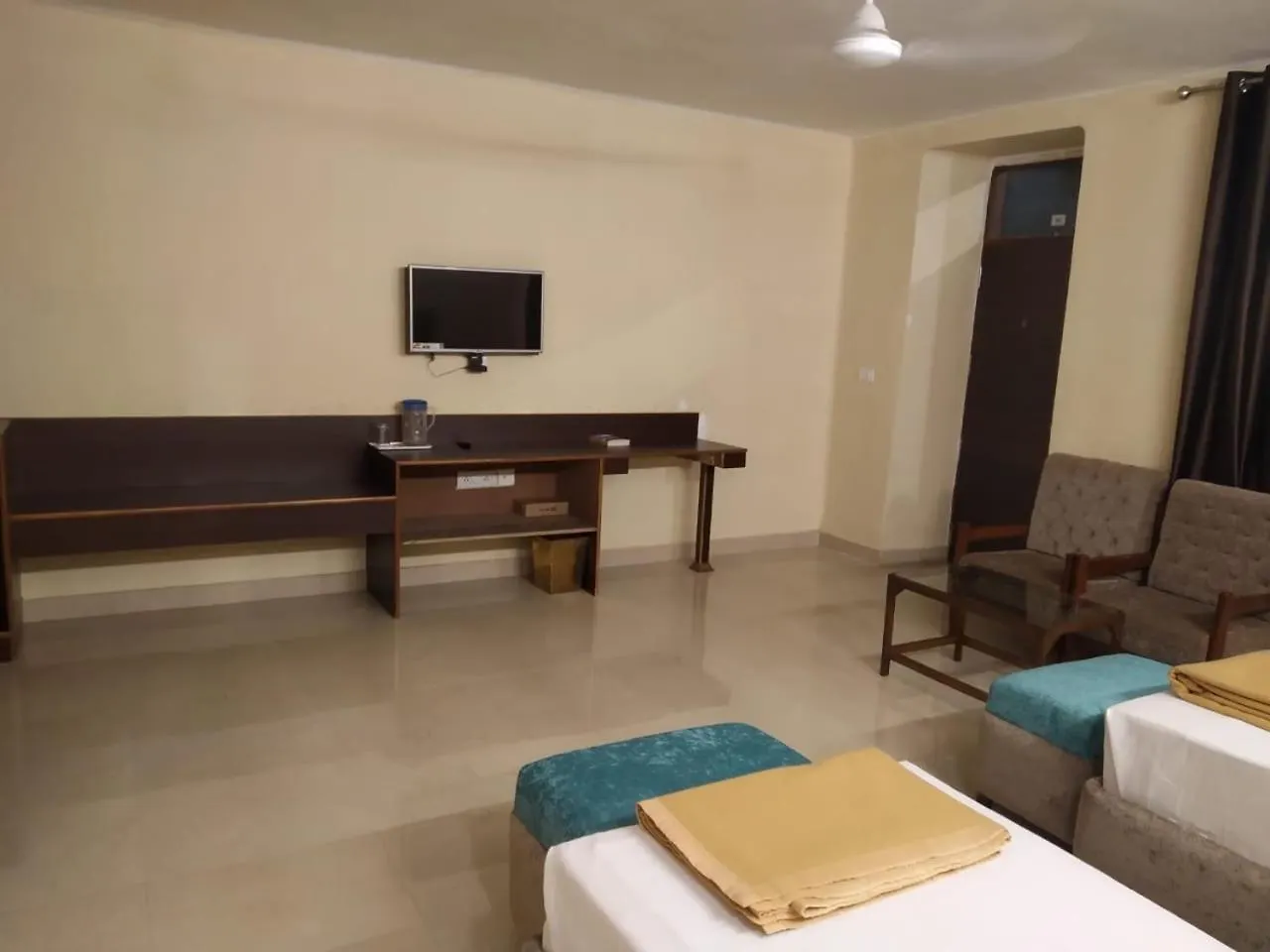 ***  Hotel De Paris バラナシ インド