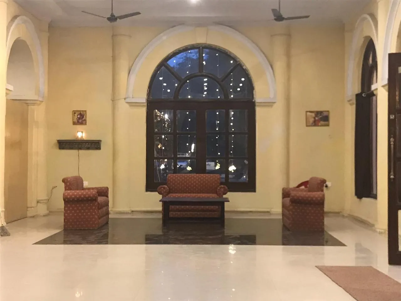Hotel De Paris バラナシ
