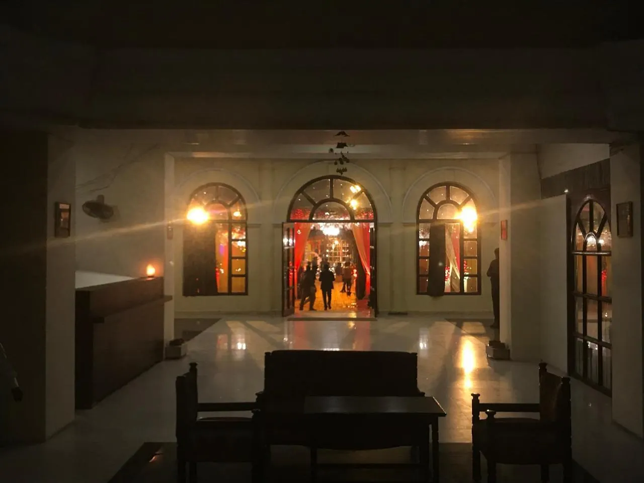 Hotel De Paris バラナシ 3*,