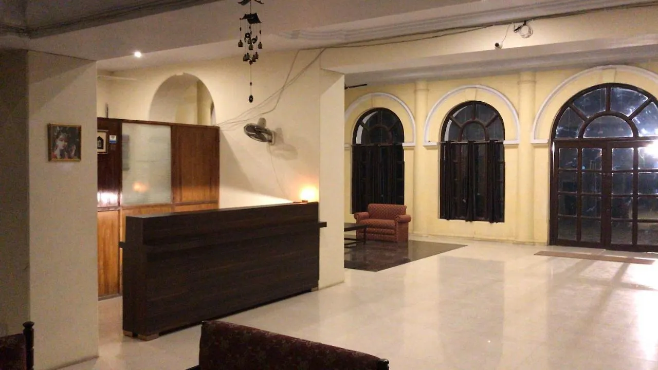 Hotel De Paris Varanasi