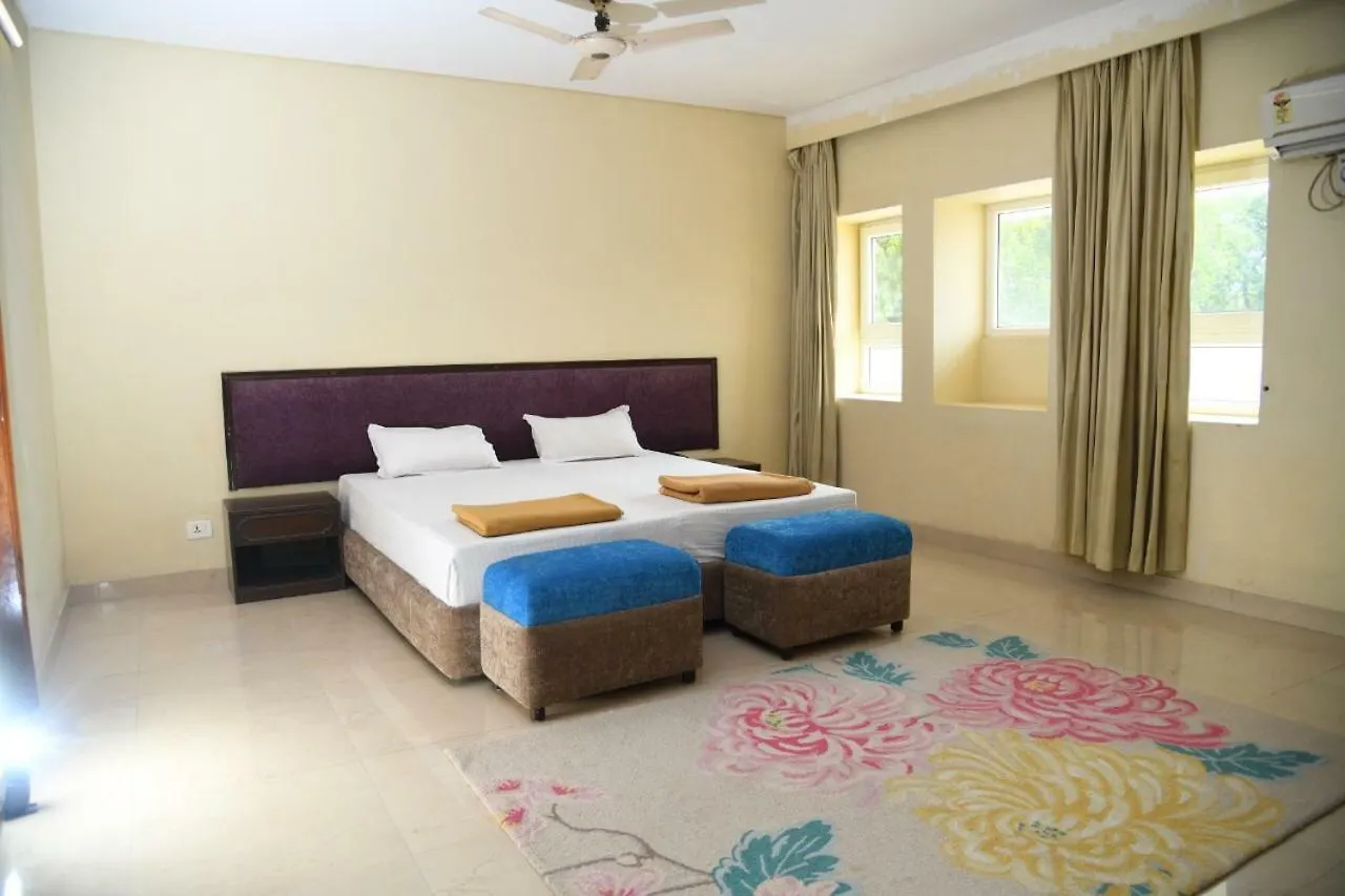 Hotel De Paris Varanasi