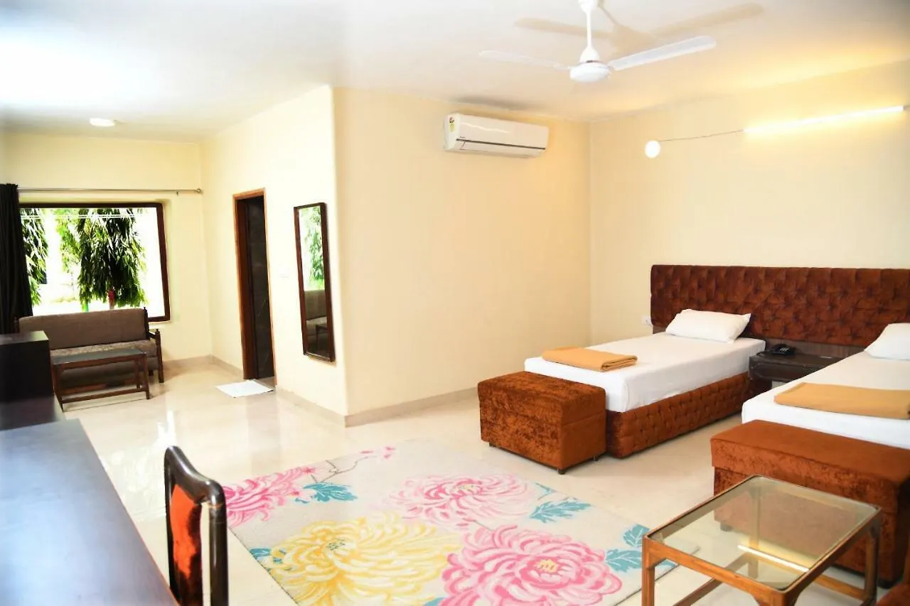 Hotel De Paris Varanasi